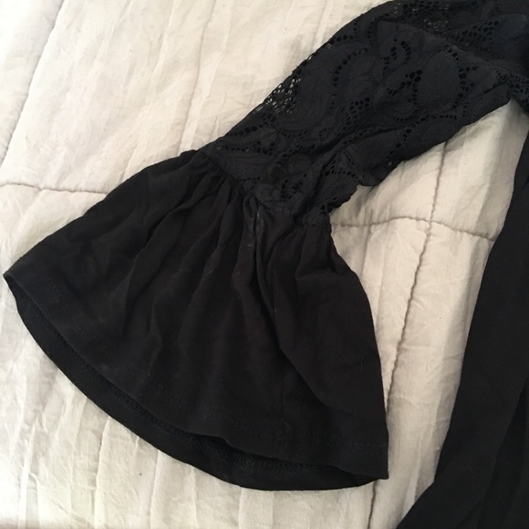 Women’s Black Lacey Blouse Fashion Top W/Chain NWT - Picture 3 of 4